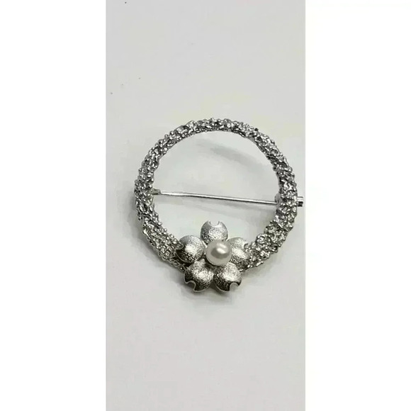 Vintage Tasaki Silver & Akoya Pearl Brooch Textured Wreath With Flower Rare - Picture 9 of 13